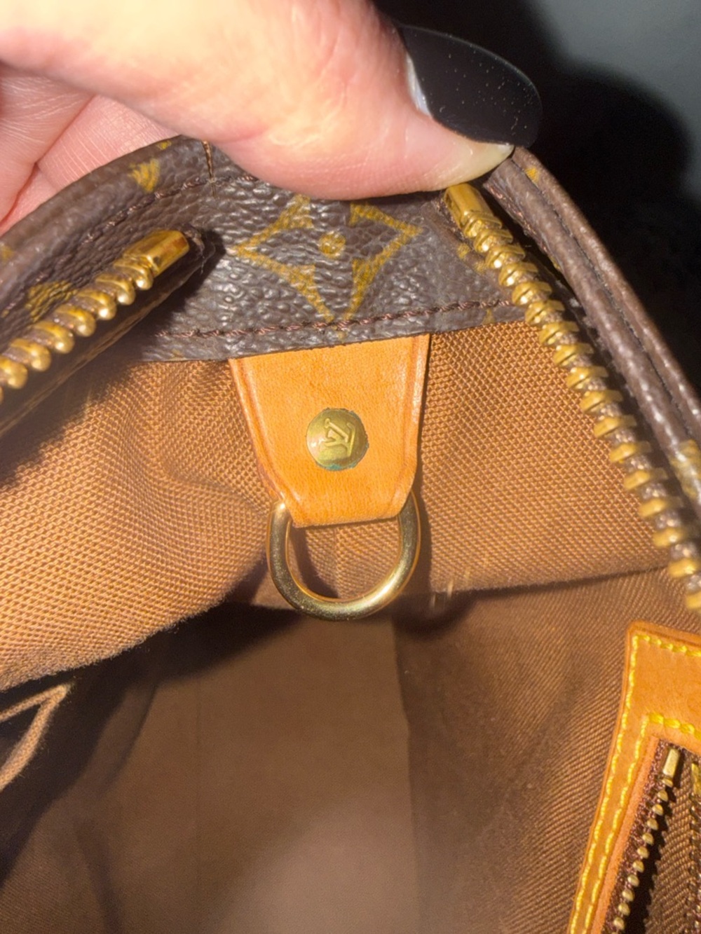 Louis Vuitton Cabas Mezzo - Picture 9 of 11